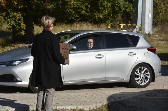 Tadeusz Rydzyk wjechał swoim autem w płot! Wierni drżą o zdrowie ojca dyrektora