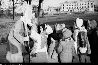 Mikołaj w Ogrodzie Saskim - między 1947 r. i 1950 r. 