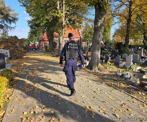 Wrocławska policja apeluje przed Uroczystością Wszystkich Świętych. Nie zapominajmy o bezpieczeństwie