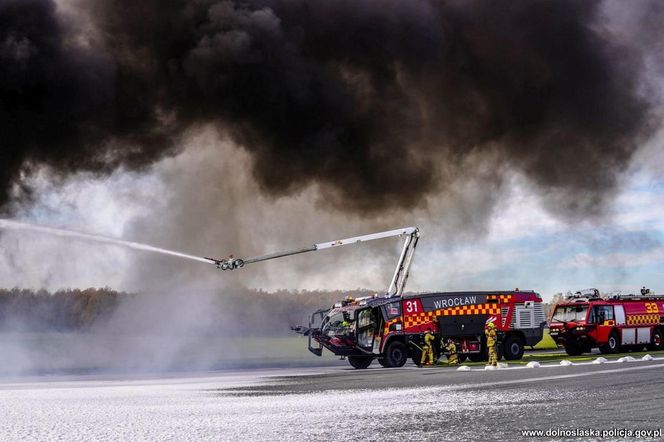 Wrocław. Ćwiczenia na terenie Portu Lotniczego im. Mikołaja Kopernika [ZDJĘCIA].