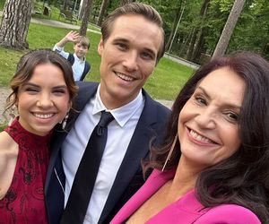 M jak miłość po wakacjach. Małgorzata (Aleksandra Pieczyńska), Aneta (Ilona Janyst), Olek (Maurycy Popiel), Szymek (Staś Szczypiński)