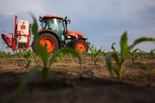 ARiMR już przelewa rolnikom dopłaty do nawozów 2023
