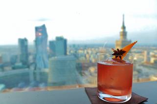 Na dachu, nad wodą czy pod papugami? Oto TOP 8 restauracji w niezwykłych miejscach! [GALERIA]