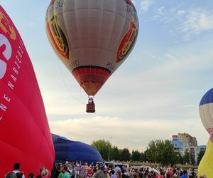 IV Fiesta Balonowa w Białymstoku. Start balonów z osiedla Zielone Wzgórza