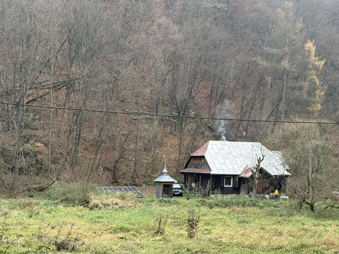 Najpiękniejsza wieś w Małopolsce zachwyca także jesienią. Leży na Szlaku Orlich Gniazd