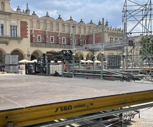 Kontrowersyjna budowa na Rynku Głównym w Krakowie. Mieszkańcy podzieleni