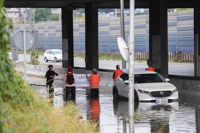 Warszawa zalana po burzy