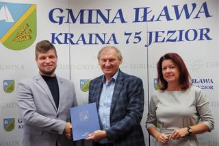 Szkoła w Wikielcu zostanie rozbudowana. Podpisano dwie umowy!