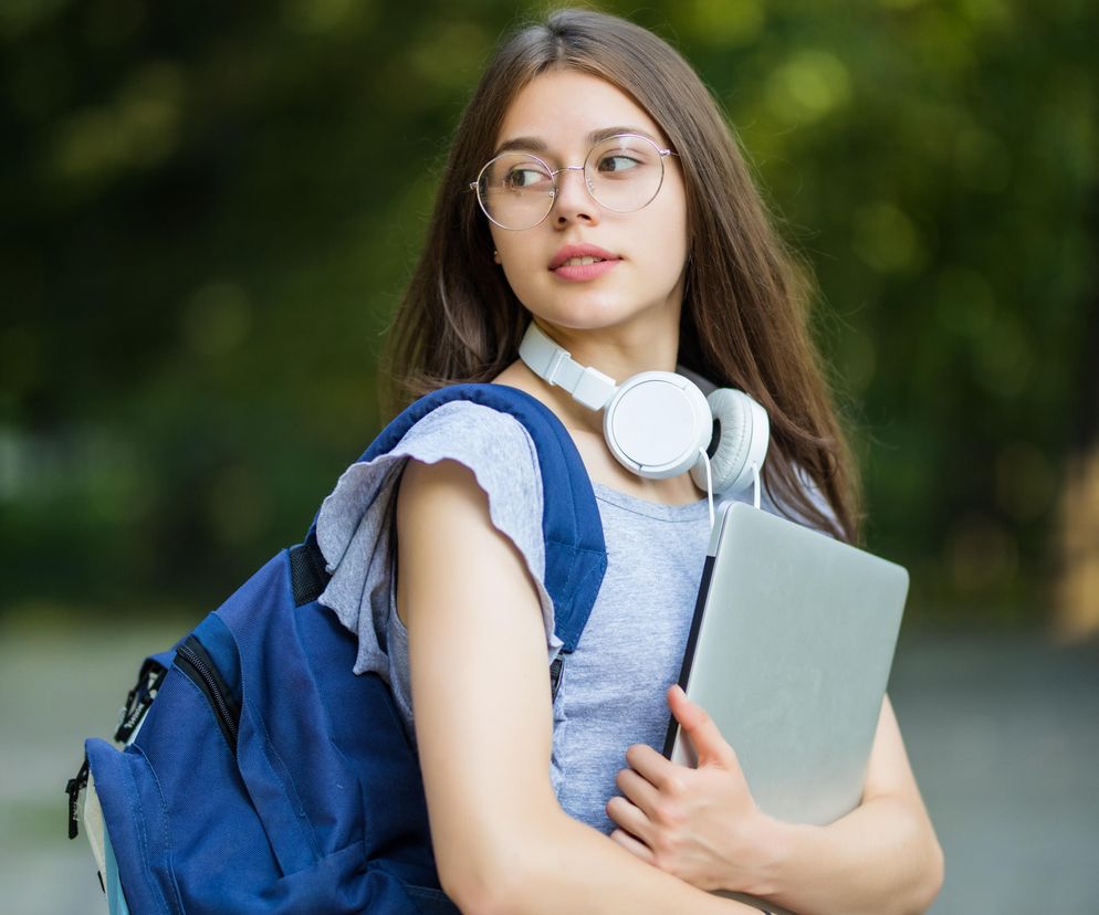 Kawa, notes, laptop i… podręczniki! Oto niezbędnik każdego studenta