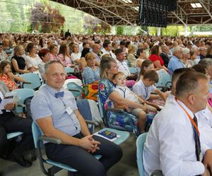 Kongres Świadków Jehowy 2024 w Sosnowcu trwa. To już piąty weekend zgromadzenia