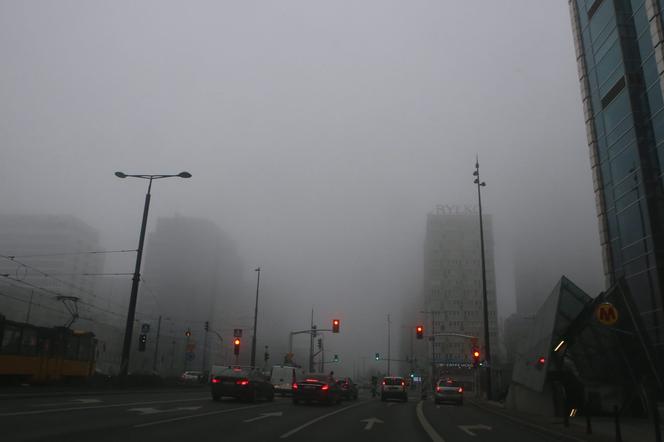 Mniej smogu, więcej metra - tego życzą sobie warszawiacy na ten rok