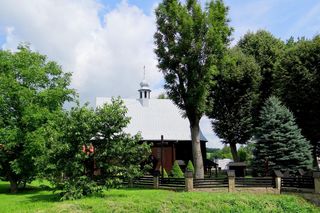 To dawna wieś duchowna w Małopolsce. Kiedyś była własnością klasztoru