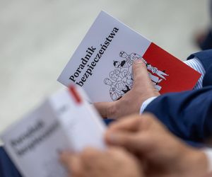 Poradnik Bezpieczeństwa dla każdego Polaka. Co zawiera?