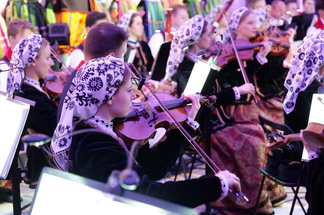 Występ zespołu Mazowsze w Starachowicach