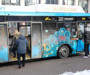 Nowy autobus na testach w Warszawie