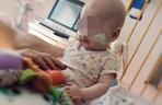 Mała Zuzia z Łódzkiego pilnie potrzebuje pomocy! Po 3 miesiącach od urodzenia wykryto u niej złośliwy nowotwór [ZDJĘCIA]