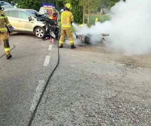 Zderzenie osobówki z motocyklem. Dwie osoby nie żyją