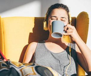 Oznaki niedoboru witaminy D mogą przypominać przepracowanie. Cierpi już miliard ludzi