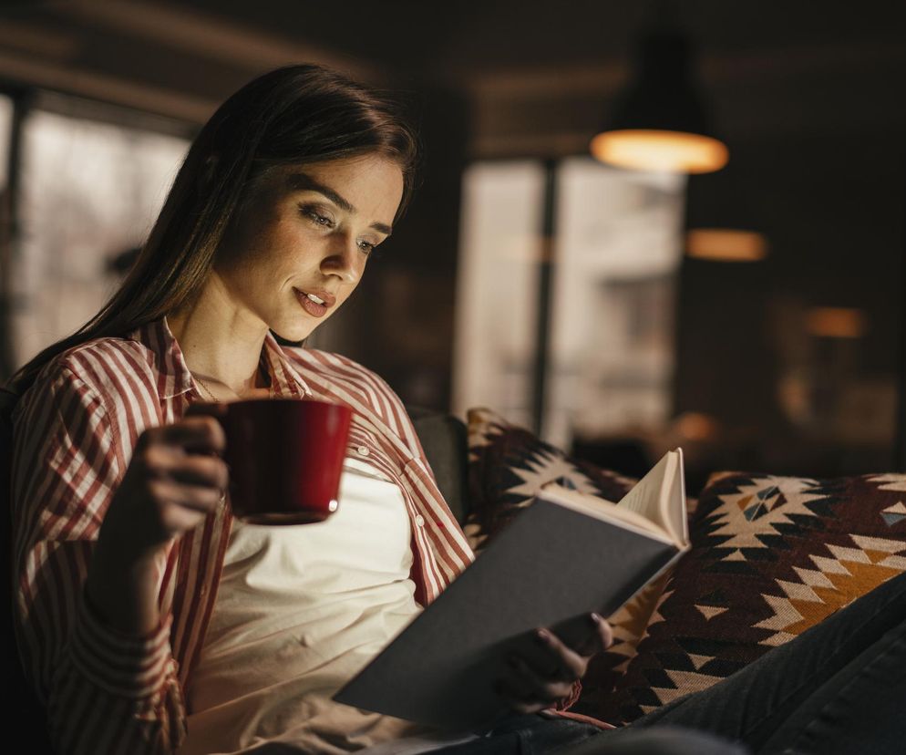 Tak reaguje mózg w nocy, kiedy pijesz kawę wieczorem. Szkodliwe zwłaszcza w tym wieku