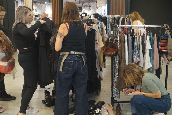 Babi Targ, czyli wielkie wietrzenie szaf w Bydgoszczy [ZDJĘCIA]