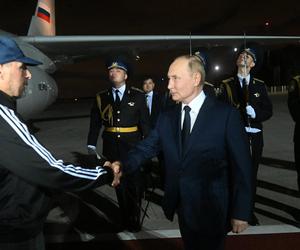 W. Putin czekał na swoich szpiegów na lotnisku Wnukowo 