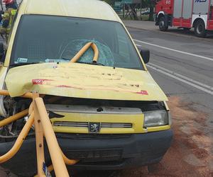 PILNE: Wypadek w Mircu! Kobieta uderzyła autem w przydrożne bariery [ZDJĘCIA]
