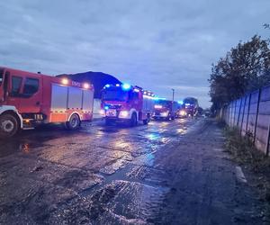 Pożar w Wieszowie. Z ogniem walczyło kilka jednostek OSP