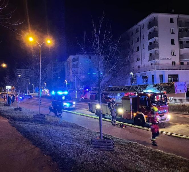 Wielki pożar w garażu podziemnym we Wrocławiu. Ewakuowano ponad 50 osób 