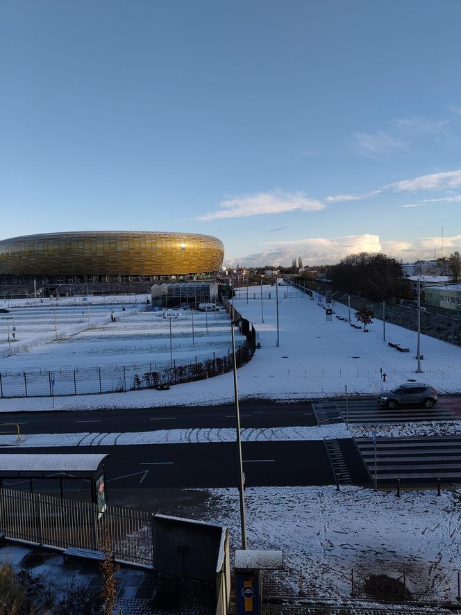 Pierwszy śnieg w tym roku. Pomorze pokryte białym puchem