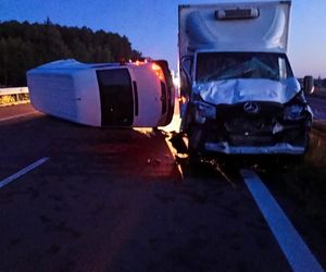 Pił za kierownicą, bo chciał się orzeźwić. Doprowadził do wypadku. Jedna osoba w szpitalu