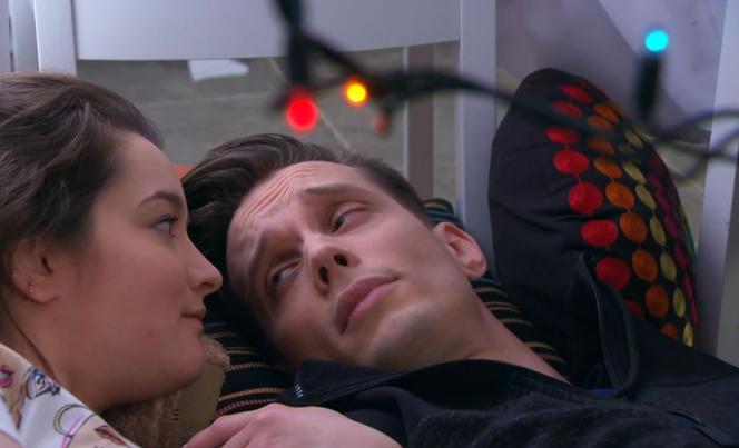 Na Wspólnej odc. 3241. Kasia (Julia Chatys), Darek Żbik (Michał Mikołajczak) 