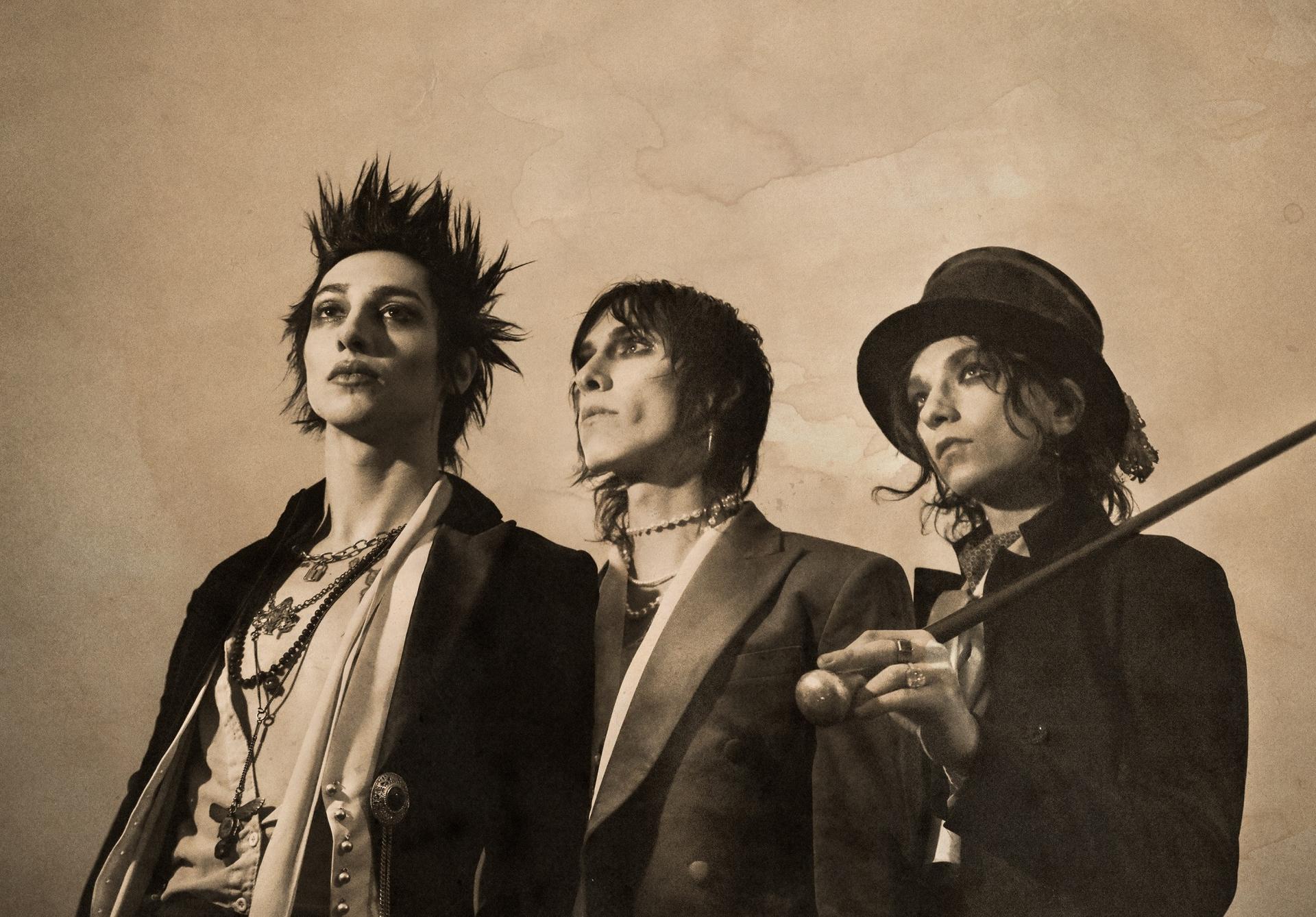 Palaye royale. Эндрю Мартин Palaye Royale. Fever Dream Palaye Royale. Palaye Royale знак. Palaye Royale родители.