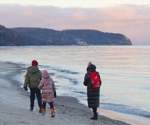 Ferie zimowe nie tylko w górach. Te kierunki także zachwycą zimowymi atrakcjami