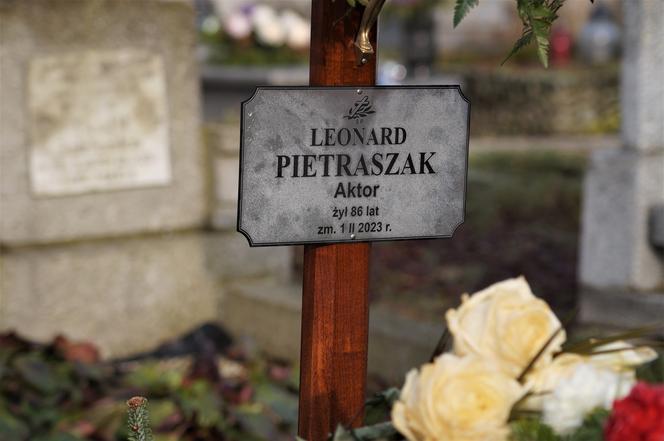 Tak wygląda grób Leonarda Pietraszaka