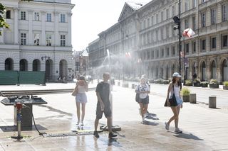 ak warszawiacy radzą sobie z upałem? Żar leje się z nieba