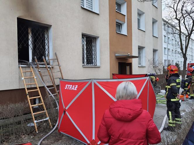 Dramatyczny pożar w bloku na Pradze