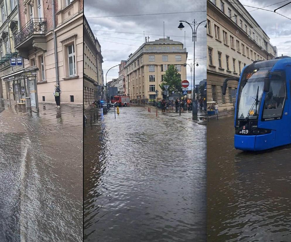 Powódź w centrum Krakowa! Woda potężną falą przeszła tuż obok Rynku Głównego [GALERIA, WIDEO]