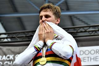 Polski kolarz sensacyjnym mistrzem świata! Szymon Sajnok ze złotym medalem