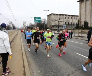 Bieg na Piątkę 2024, Warszawa - zdjęcia. Biegłeś? Szukaj się w galerii!