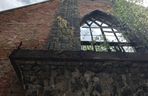 Porzucony kościół Salvatora na Dolnym Śląsku. Tajemnicza ruina w centrum miasta 