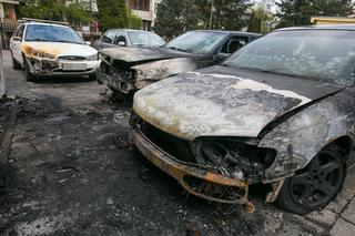 Na Bielanach spłonęło pięć aut