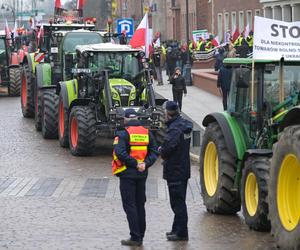 Protest rolników przed Urzędem Wojewódzkim w Gdańsku