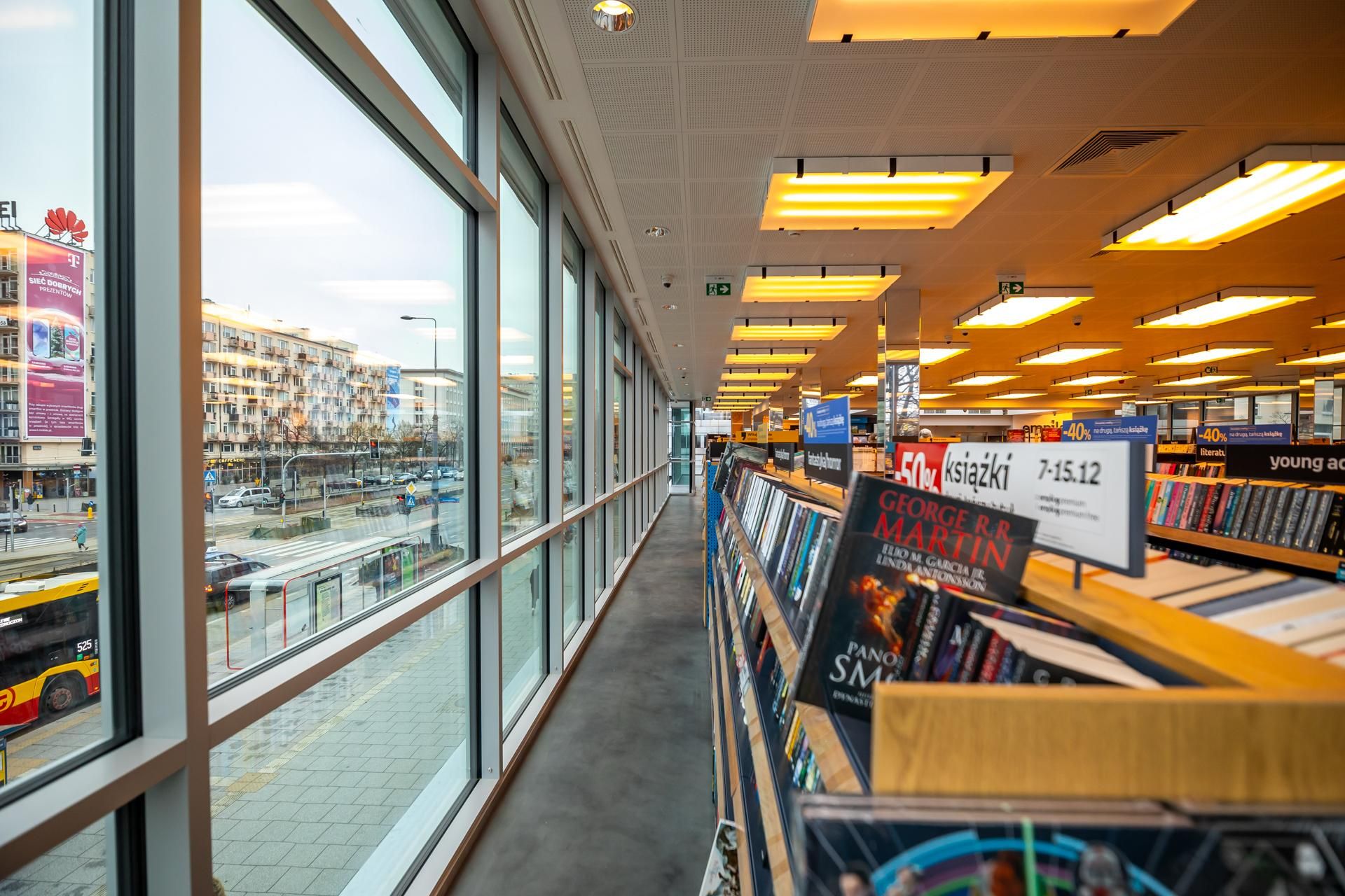 Wnętrza odnowionej "Cepelii" w Warszawie