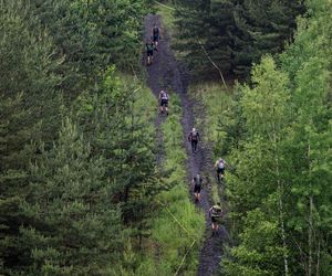 Runmageddon w Katowicach 2025. Błoto, pot i triumf na Hałdzie Kostuchna