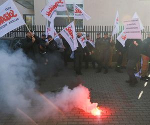 Pikieta służb mundurowych w Warszawie