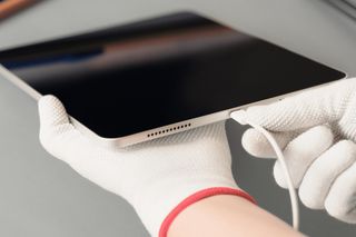 Jak sprzedawać używaną elektronikę na Vinted? Eksperci zdradzają, jak skutecznie pozbyć się niechcianych rzeczy