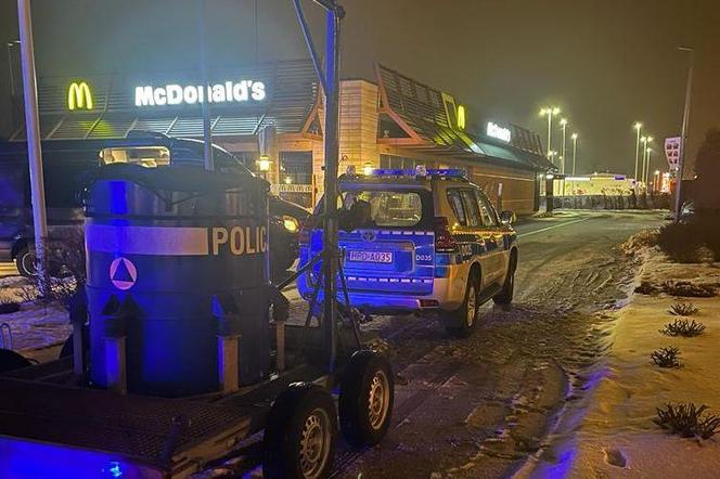 Ewakuacja w restauracji McDonald’s w woj. lubelskim. Do akcji wkroczyli kontrterroryści!