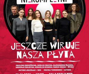 „Jeszcze wiruje nasza płyta”. Koncert zespołu Niekompletni