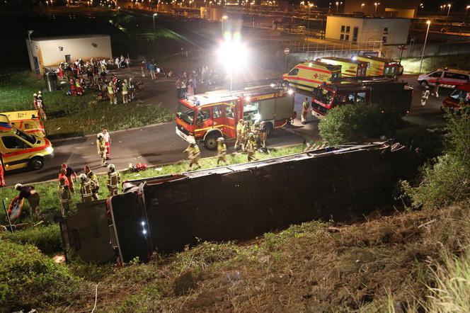 Wypadek polskiego autokaru w Niemczech obok Drezna. NIE ŻYJE 9 osób, około 40 rannych