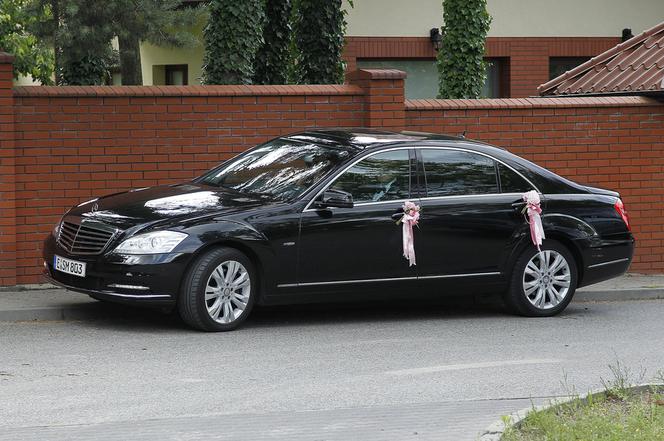 Kuba Wesołowski i Agnieszka Szczurek pojechali do ślubu Mercedesem Klasy S